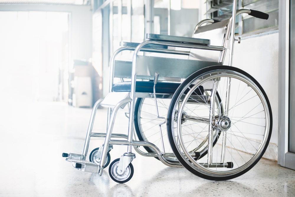 Wozek inwalidzki – refundacja NFZ. Komu i kiedy przysluguje